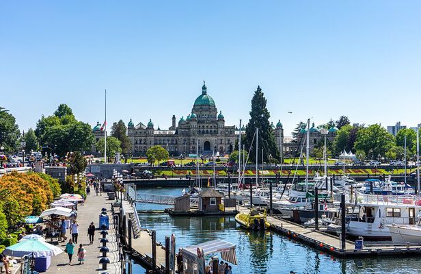 Butchart Gardens and Victoria Sightseeing Tour from Vancouver
