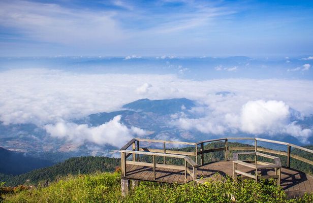 Doi Inthanon National Park and Kew Mae Pan Nature Trail Full Day Tour