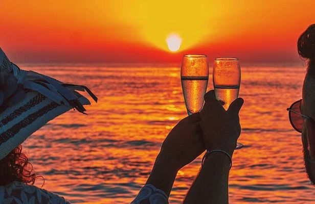 Private Sunset Boat Tour with Prosecco from Sorrento