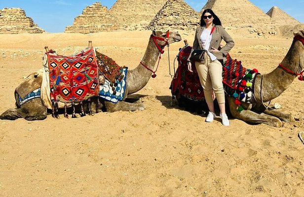 Private Tour Giza Pyramids, Egyptian Museum and local Bazaar from Giza or Cairo