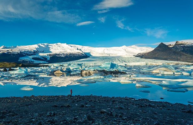 Guided Glacier Lagoon and Diamond Beach Day Trip from Reykjavik