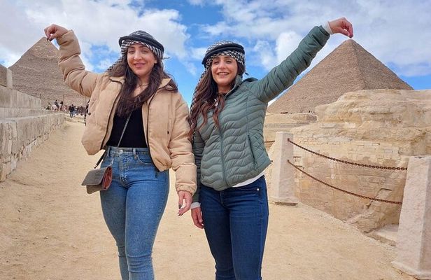 8-hours tour Giza pyramids,Egyptian museum From Cairo Giza hotels