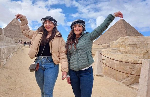 Private tour Giza pyramids ,Sphinx ,lunch & Dinner Nile Cruise with Belly Dancer