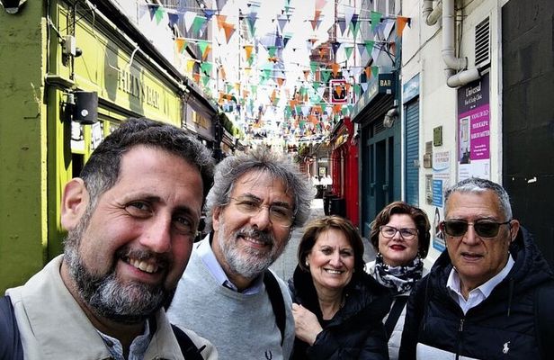 Semi-Private (8people max) 2.5 Hr Dublin Walking Tour