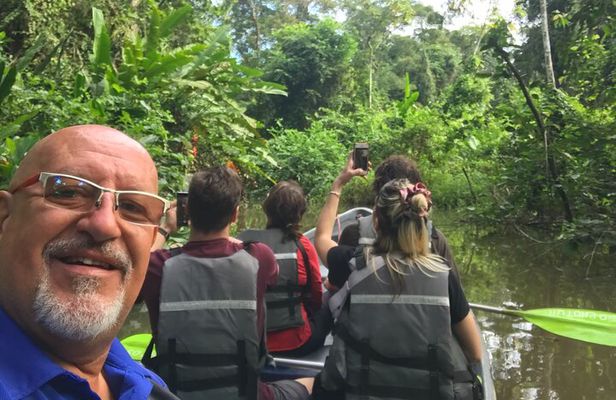 Canoe Tour through Parque N. Tortuguero in Français, English, Español , Dutch