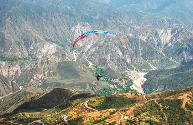 Paragliding experience in the Chicamocha Grand Canyon