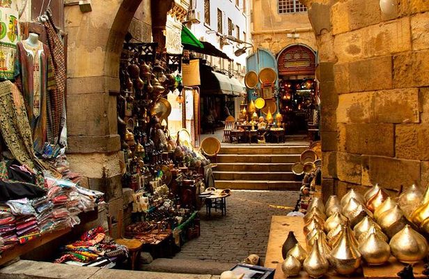 Guided Tour To The Pyramids, Khan Al Khalili Bazaar Including Tickets and Lunch