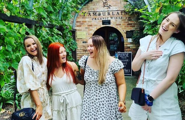 Hunter Valley Wine, Gin, Cheese & Chocolate Tour from Newcastle