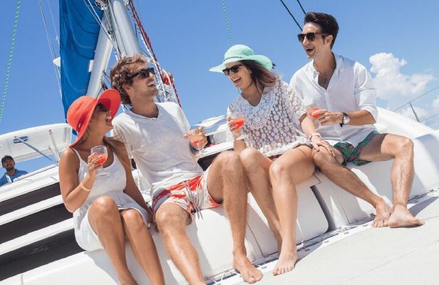 Privilege Catamaran - Comfortable Experience to Isla Mujeres + Open Bar