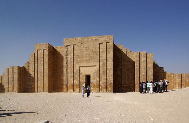 Full Day Tour to Giza Pyramids, Sakkara, Memphis and shopping