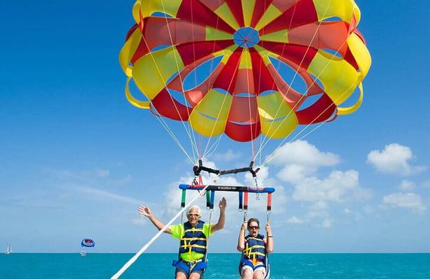 Parasailing tour in Al Mouj Muscat