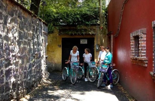 Guided Biking Tour in Coyoacán