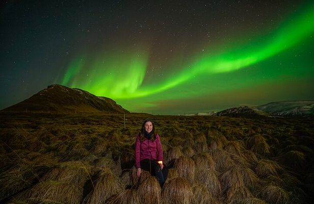 Private Northern Lights Tour with Photos, Warm Snowsuits & Snacks