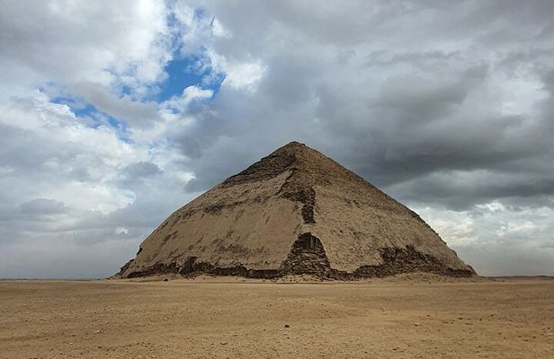 Memphis, Dahshour and Sakkara Pyramids Tour with Lunch 
