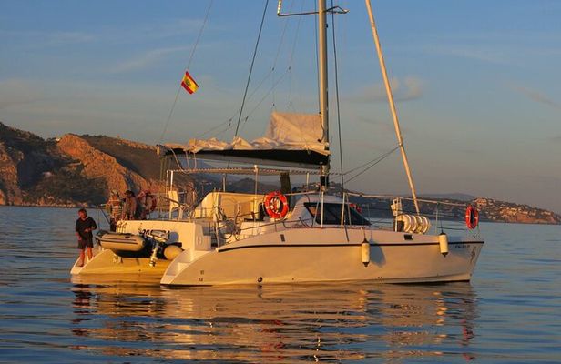 2-Hour Catamaran Tour along the Costa Tropical and Malaga Coast