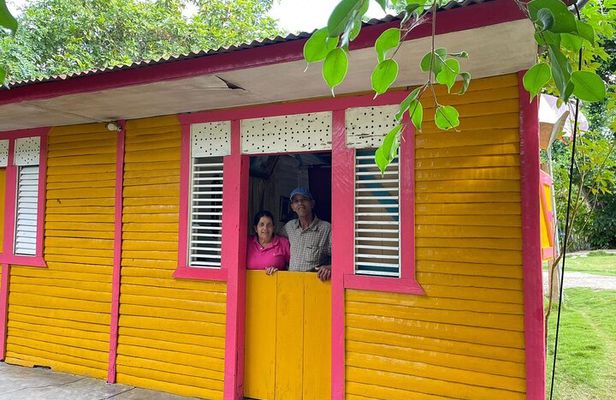 Discover Dominican life