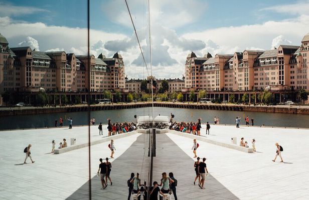 Oslo: Private VIP City Tour by Luxury Minivan with Driver & Guide