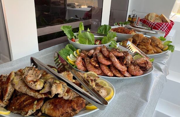 All-Inclusive: Santorini Luxury Sunset Cruise with Greek Meal