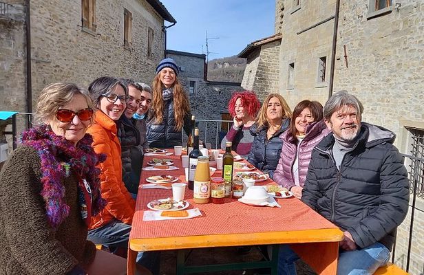 2-Hour Visit to the Slow Food Farmer's Market and Agri-Aperitif