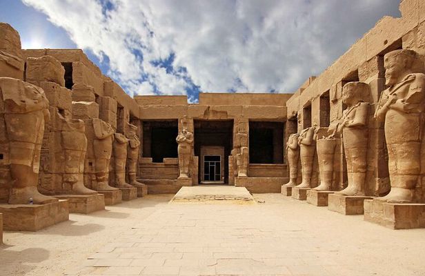 PRIVATE! Luxor Day Trip With Lunch And All Fees Included!