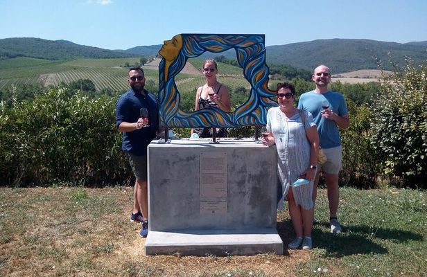 1-Hour Experience with Brunello. Visit to the Vineyard and Cellar