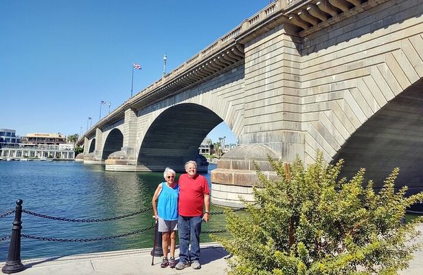 London Bridge and English Village Tour Small Group