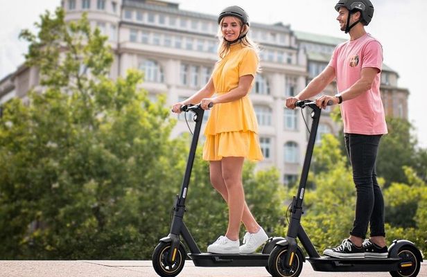 Paris City Tour by E-Scooter with Fun Guide (Small groups)