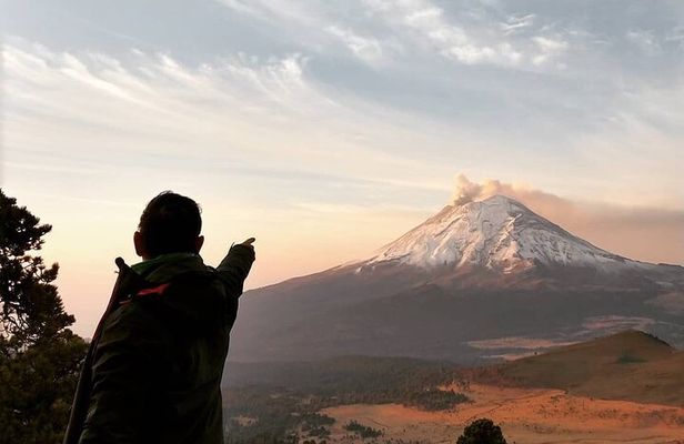 Hiking Excursion to the Iztaccíhuatl Volcano from Puebla