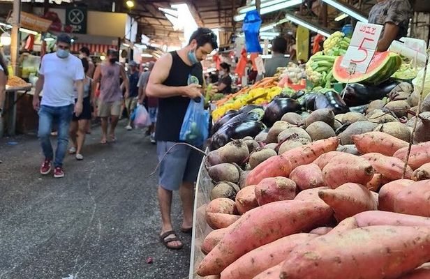 Guided Tour of Carmel Market in Tel Aviv with a Native