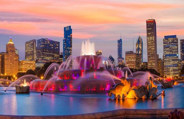 Chicago Small-Group Night Tour with Skydeck and Boat Cruise