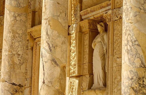 Daily Ephesus and Virgin Mary House Tour with Lunch Included