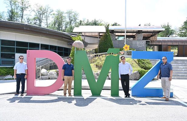 Exclusive Private DMZ Tour & War Memorial Hall or Suspension Bridge(No Shopping)