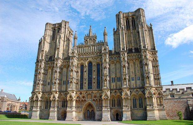 Private Day Tour from Bath to Glastonbury and Wells with Pickup