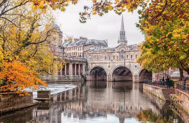 Full-Day Private Tour of Stonehenge and Bath with Pickup