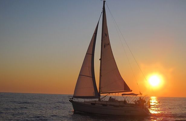 Bari sailing cruise in search of dolphins