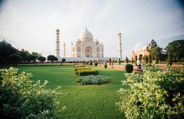 Delhi To Agra and Taj Mahal Day Trip By India's Fastest Express Train