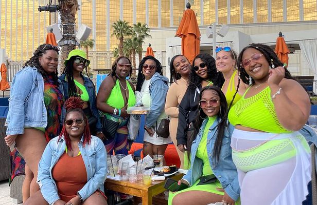Skip the Line VIP Pool Party Tour in Vegas