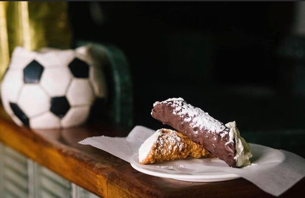 Boston North End Food Tour with Wine and Limoncello Tasting