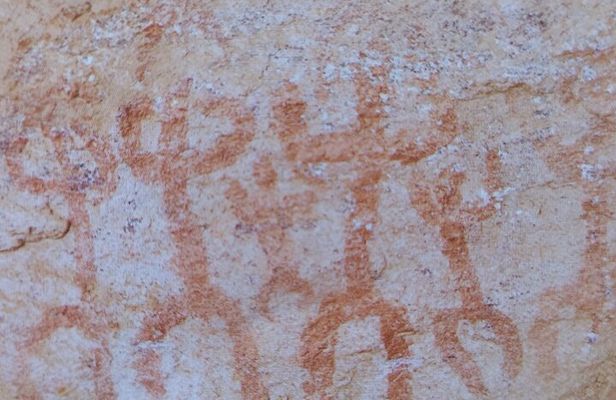 Full-Day Private Cave Painting and Ancient War Scene Tour