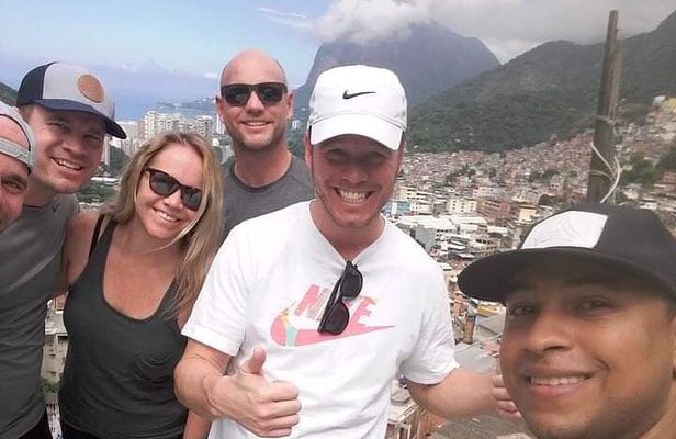 Private 2-Hours Sightseeing Walking Tour in Rocinha and moto-taxi