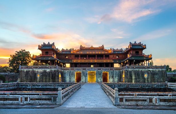 Hue Day Tour: Imperial Citadel, Khai Dinh Tomb & Thien Mu Pagoda