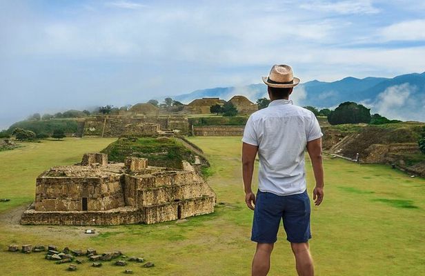 Monte Alban Tour in Oaxaca with Private Transport from Oaxaca