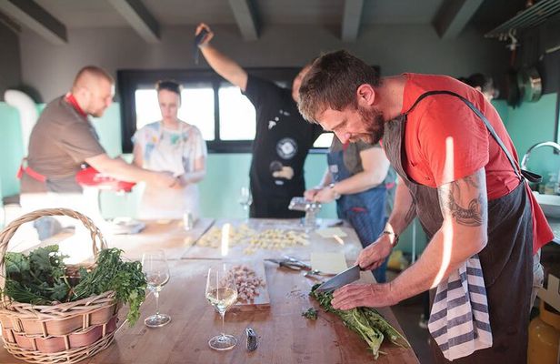 Full-Day Market Tour and Cooking Class in Pula