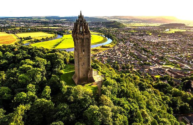 Wallace monument, Stirling Castle, Linlithgow Palace Private Tour