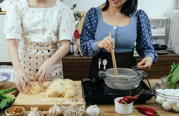 Cooking lesson in Catania with lunch or dinner