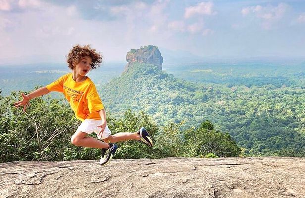Sigiriya Rock Fortress and Cave Temples Day Trip
