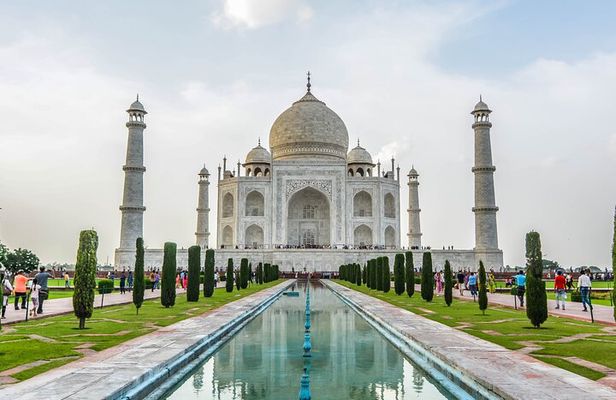 Overnight Taj Mahal Tour by Car