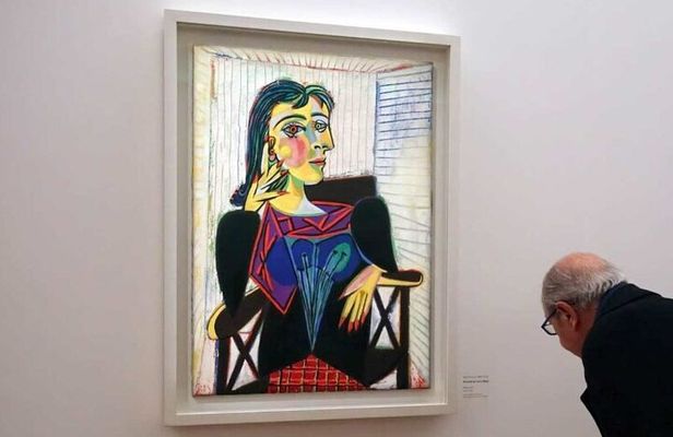 Picasso in Barcelona Max 6 People Walk El Born and Picasso Museum