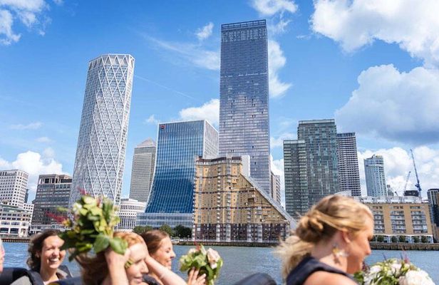 Speedboat Sightseeing: Embankment OR Westminster Pier -45 Minutes