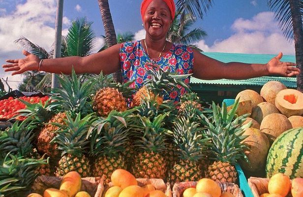 History, culture, gastronomy and local artisans half-day tour